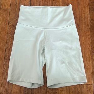 Aritzia TNA Action 7” bike shorts